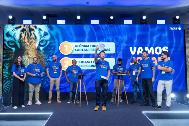 Show corporativo personalizado com participação de executivos e colaboradores