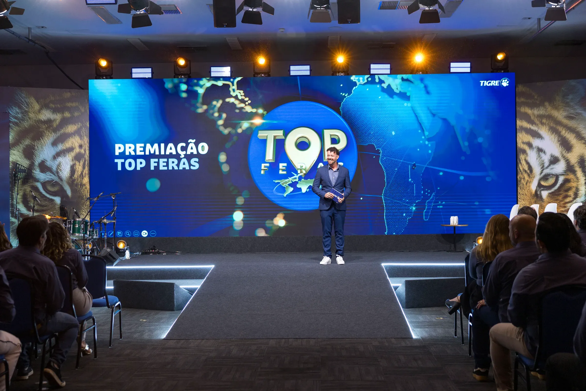 Entretenimento para eventos corporativos com Tiago Lopes, After Corporativo