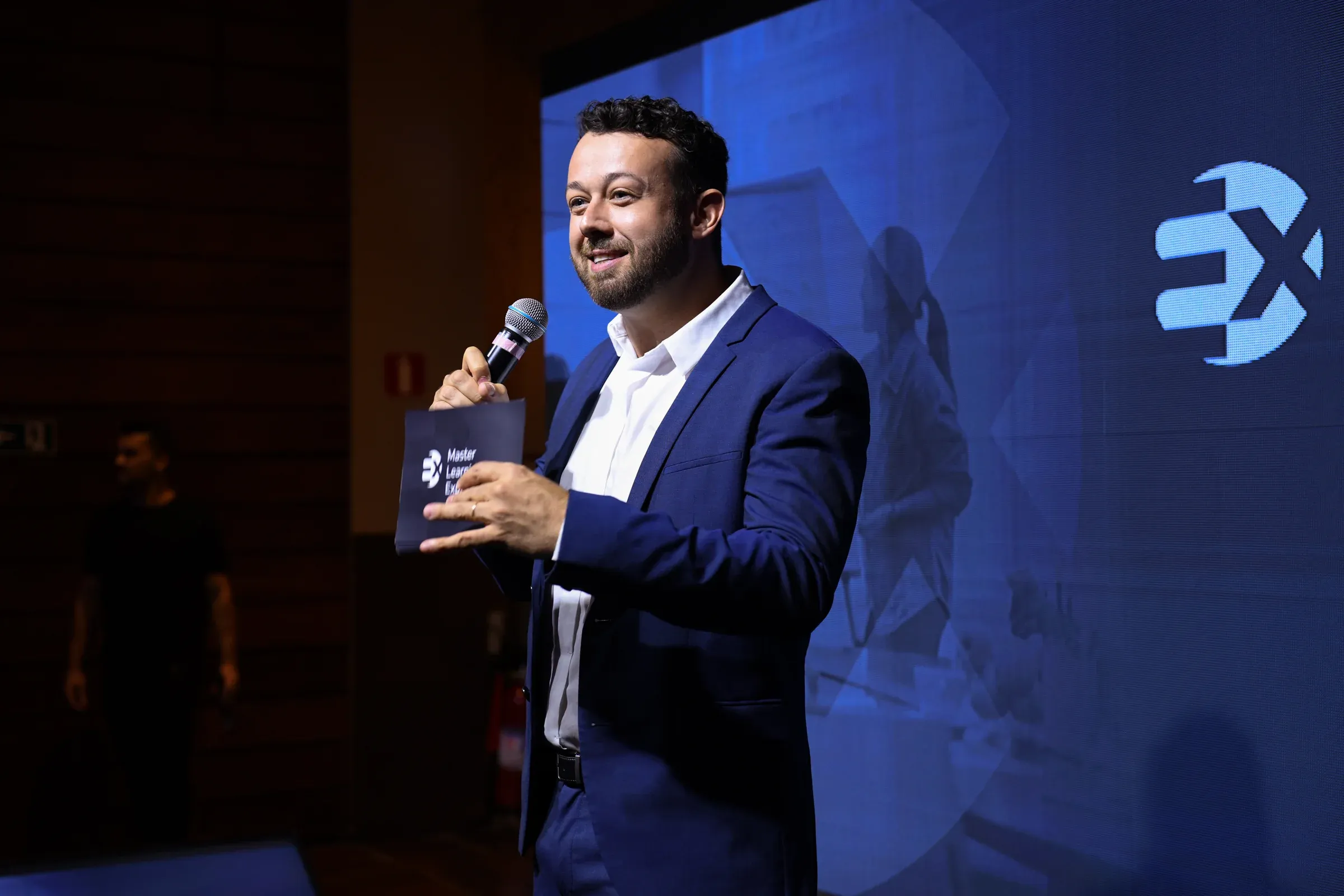 Tiago Lopes condutor da experiência Pilotando Sua Viagem