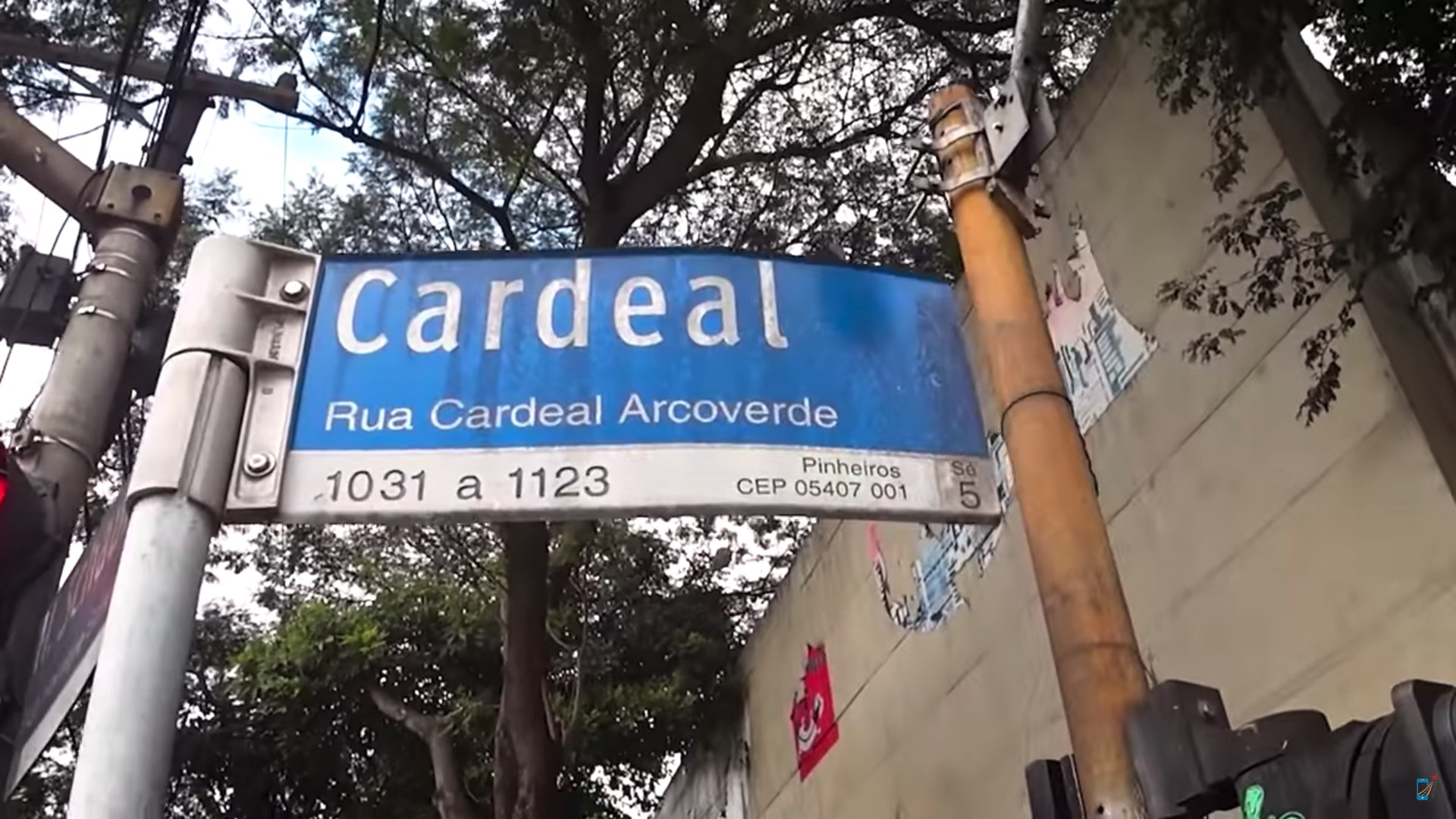 Rua dos Móveis Antigos - Tiago Lopes