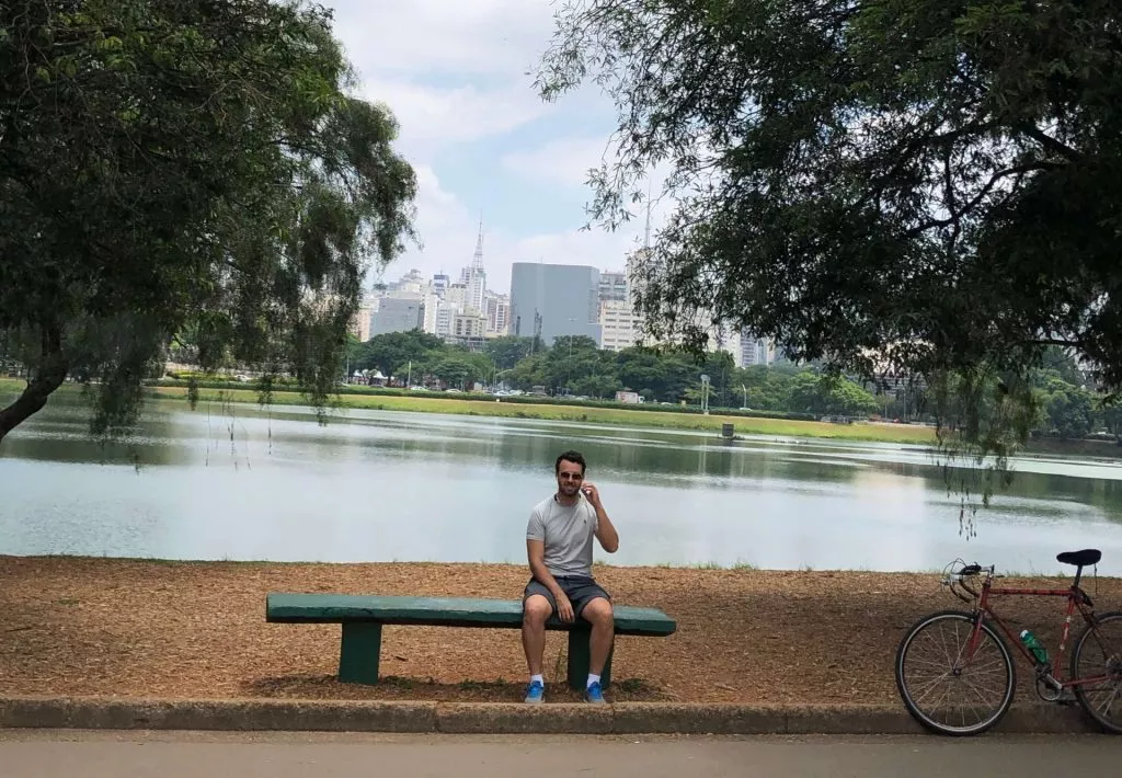 tiago lopes são paulo banco parque ibirapuera