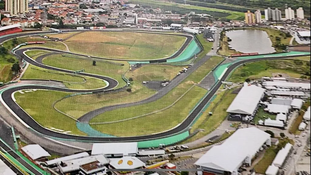 the town tiago lopes - autodromo