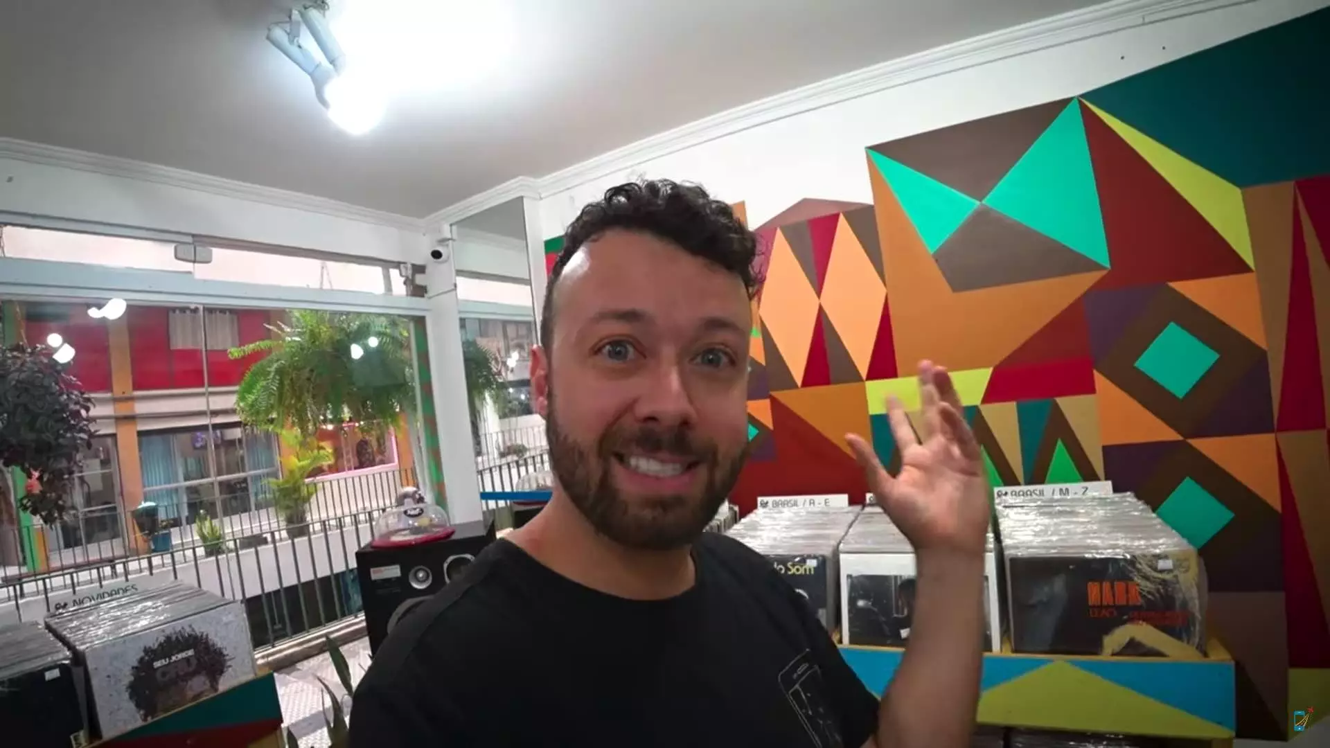 Tiago Lopes - rua dos discos de vinil