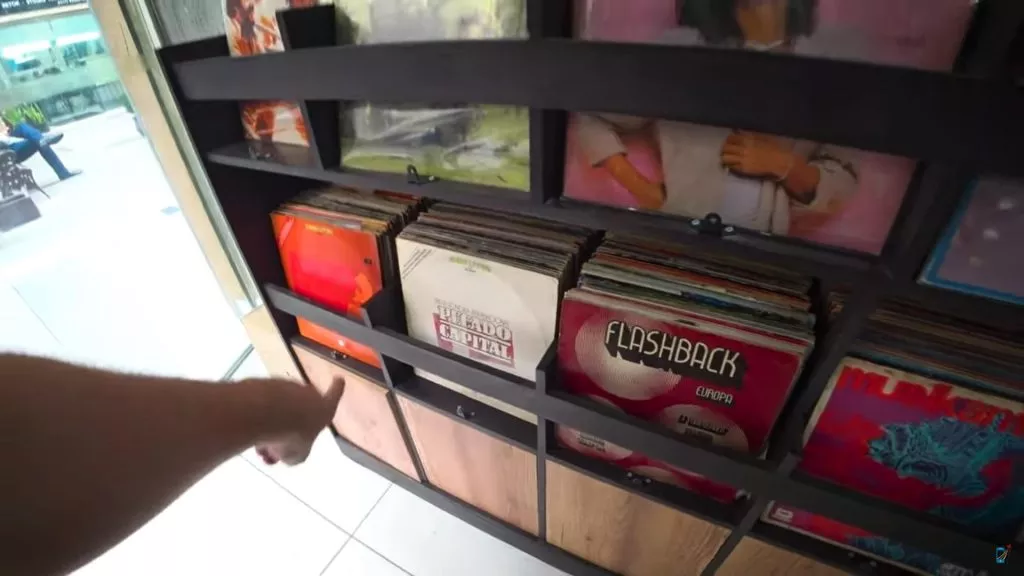 Tiago Lopes - rua dos discos de vinil
